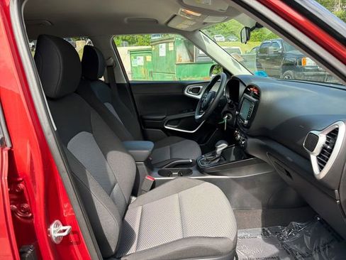 Used 2021 Kia Soul LX FWD image 25