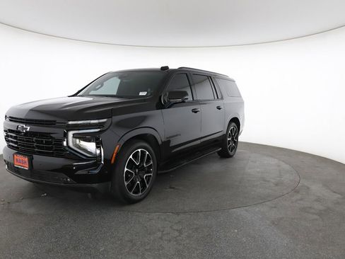 Certified 2025 Chevrolet Suburban RST w/ RST Capability Package AWD/4WD image 5