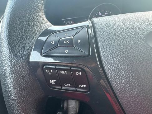 Used 2019 Ford Explorer XLT w/ Equipment Group 202A AWD/4WD image 17
