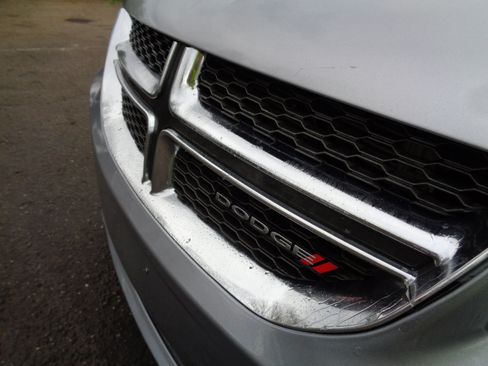 Used 2013 Dodge Grand Caravan SXT image 9