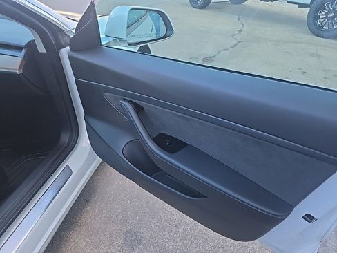 Used 2020 Tesla Model 3 Standard Range Plus image 50