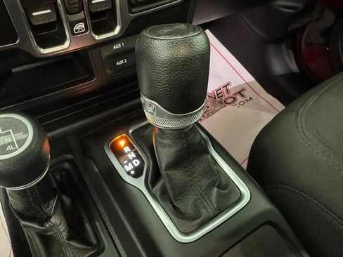 Used 2022 Jeep Wrangler Unlimited Sport AWD/4WD image 25
