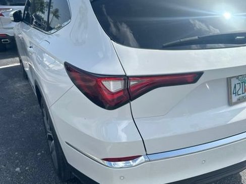 Used 2023 Acura MDX SH-AWD w/ Technology Package image 2