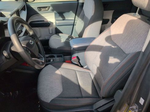 Used 2023 Ford Maverick XLT image 9