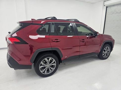 Used 2025 Toyota RAV4 XLE Premium image 41