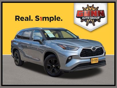 Used 2023 Toyota Highlander XLE