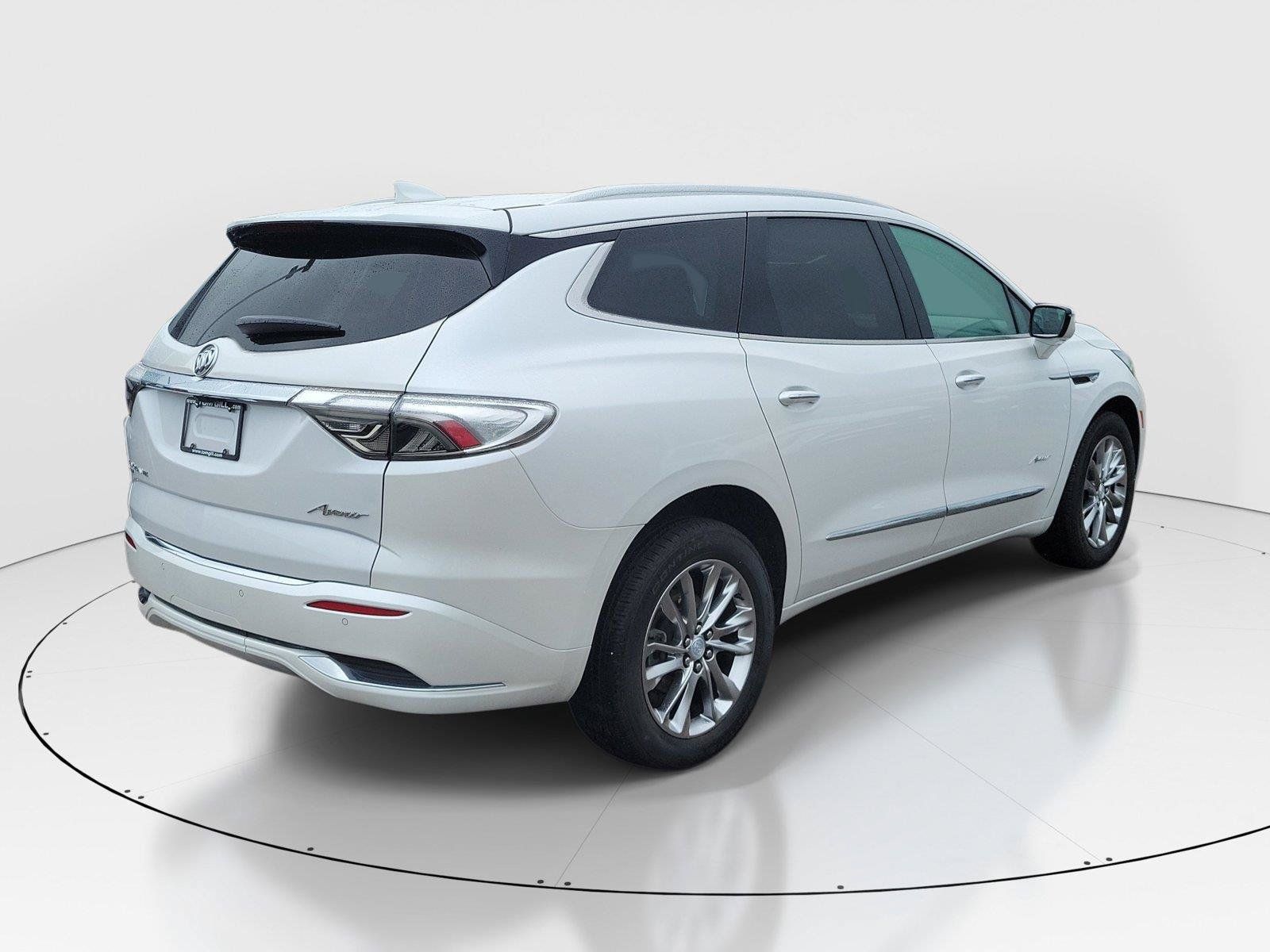 Used 2022 Buick Enclave Avenir w/ Avenir Technology Package AWD/4WD image 4