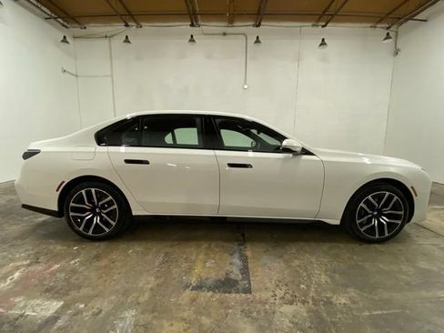Used 2026 BMW 740i RWD image 6