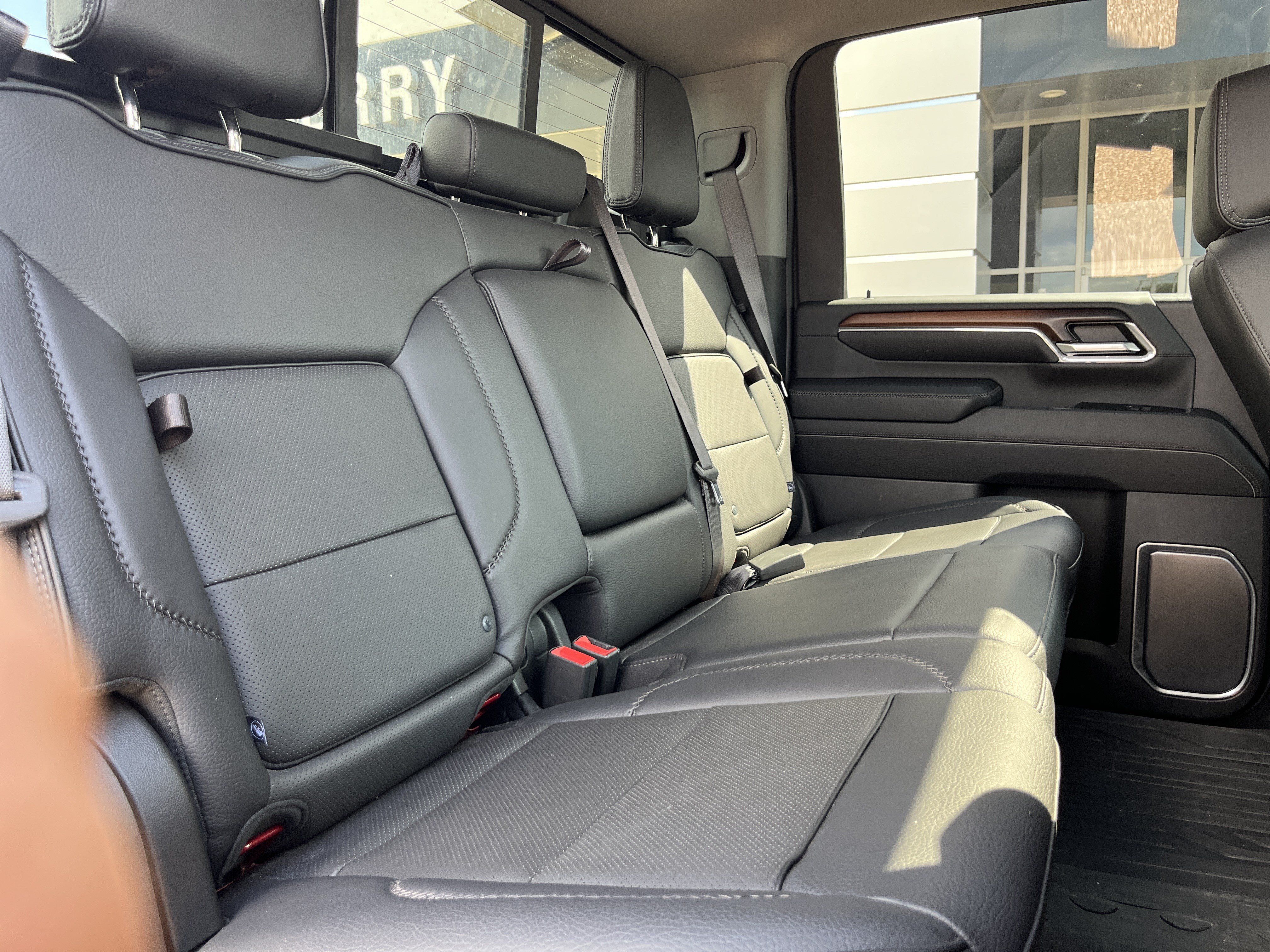 Used 2024 GMC Sierra 2500 Denali w/ Denali Reserve Package AWD/4WD image 16
