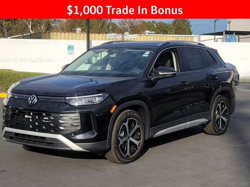 New 2026 Volkswagen Tiguan SE FWD image 7
