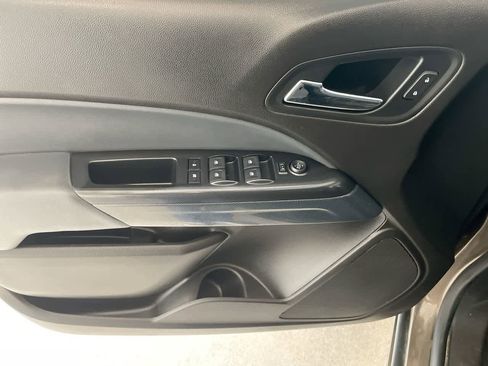 Used 2016 Chevrolet Colorado Z71 AWD/4WD image 13