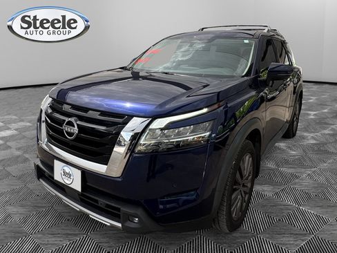 Used 2022 Nissan Pathfinder SL w/ SL Premium Package FWD image 1