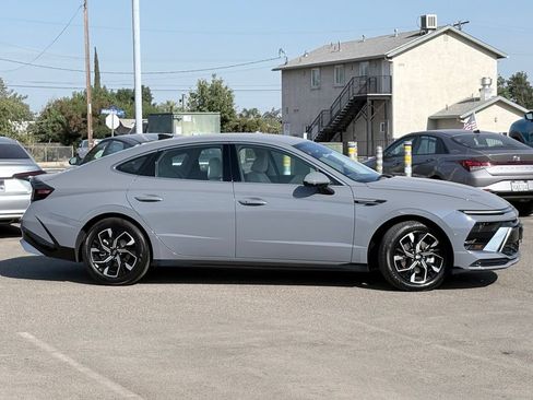 Used 2025 Hyundai Sonata SEL FWD image 4