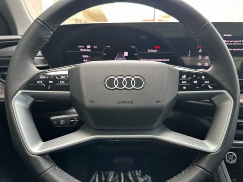 Used 2025 Audi Q5 Premium w/ Premium Plus AWD/4WD image 24