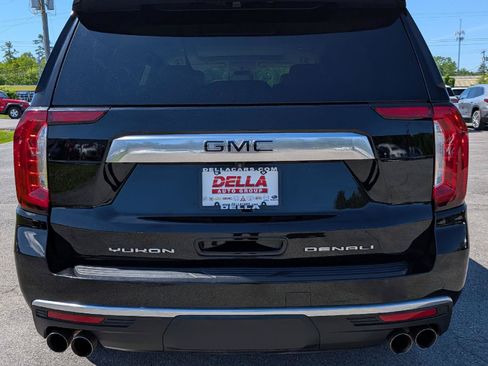 Used 2023 GMC Yukon XL Denali AWD/4WD image 10