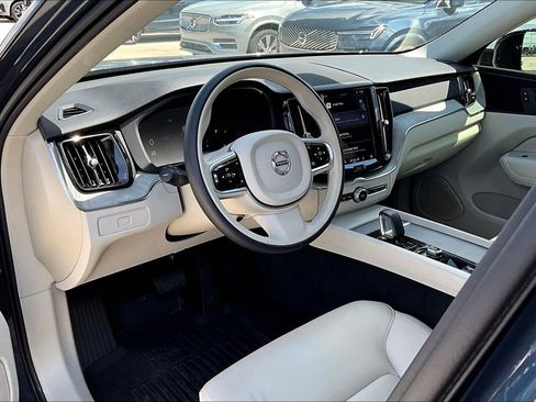 New 2025 Volvo XC60 B5 Plus w/ Protection Package Premier image 20