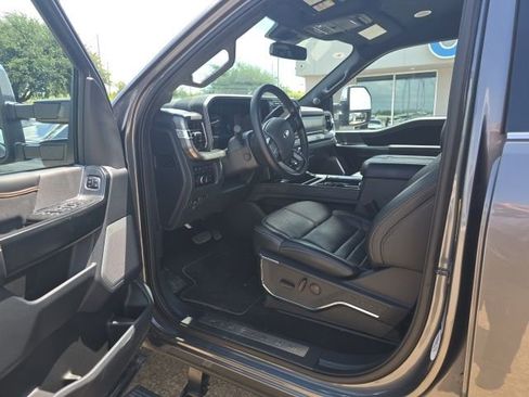 Used 2023 Ford F250 Platinum w/ Tremor Off-Road Package AWD/4WD image 5