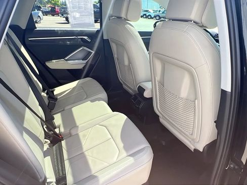 Used 2019 Audi Q3 2.0T Premium Plus w/ Premium Plus Package AWD/4WD image 6