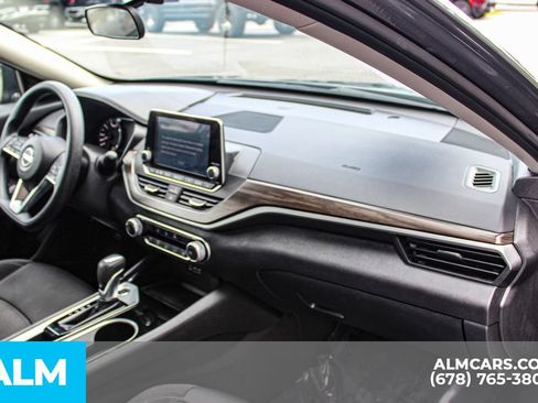 Used 2024 Nissan Altima 2.5 SV FWD image 21
