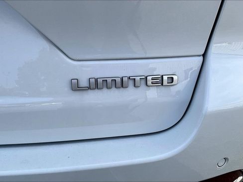 New 2025 Jeep Grand Cherokee Limited w/ Luxury Tech Group II image 11