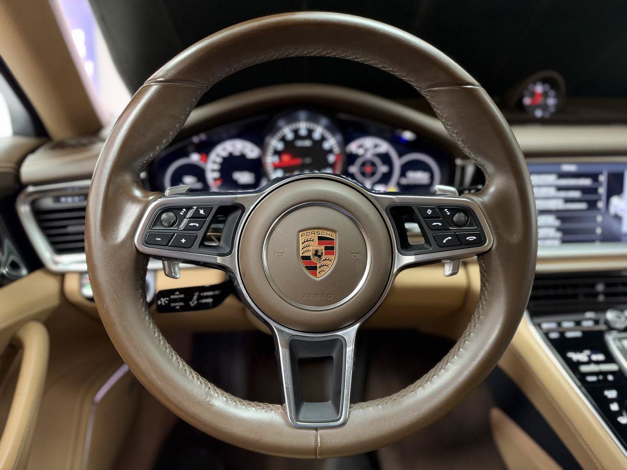 Used 2018 Porsche Panamera 4S AWD/4WD image 17