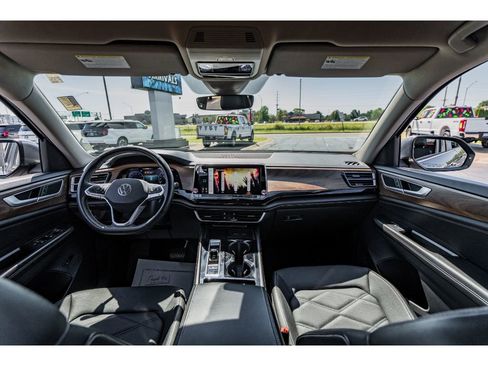 Used 2024 Volkswagen Atlas SE image 10