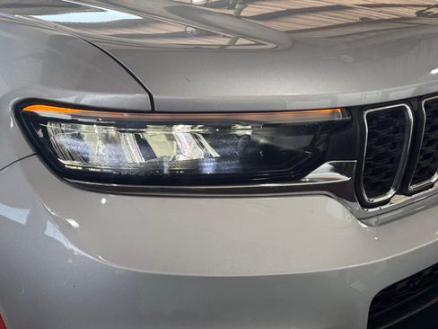 Used 2023 Jeep Grand Cherokee L Laredo AWD/4WD image 34