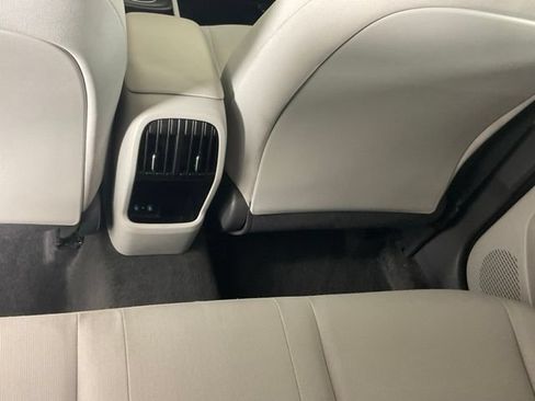 Used 2025 Hyundai Kona SEL FWD image 14