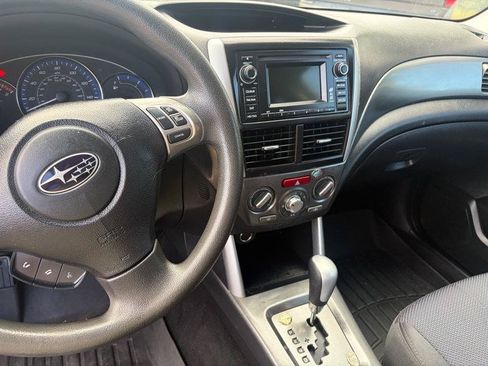 Used 2013 Subaru Forester 2.5X Premium w/ All-Weather Plus Pkg AWD/4WD image 8