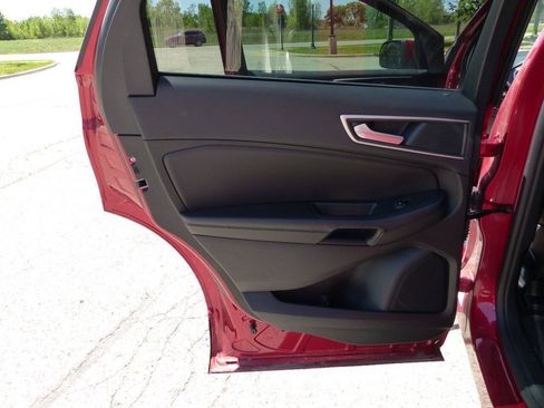 Used 2020 Ford Edge SEL w/ Convenience Package AWD/4WD image 35
