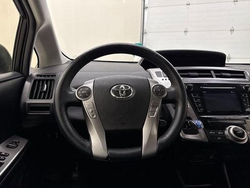 Used 2017 Toyota Prius V Four FWD image 14