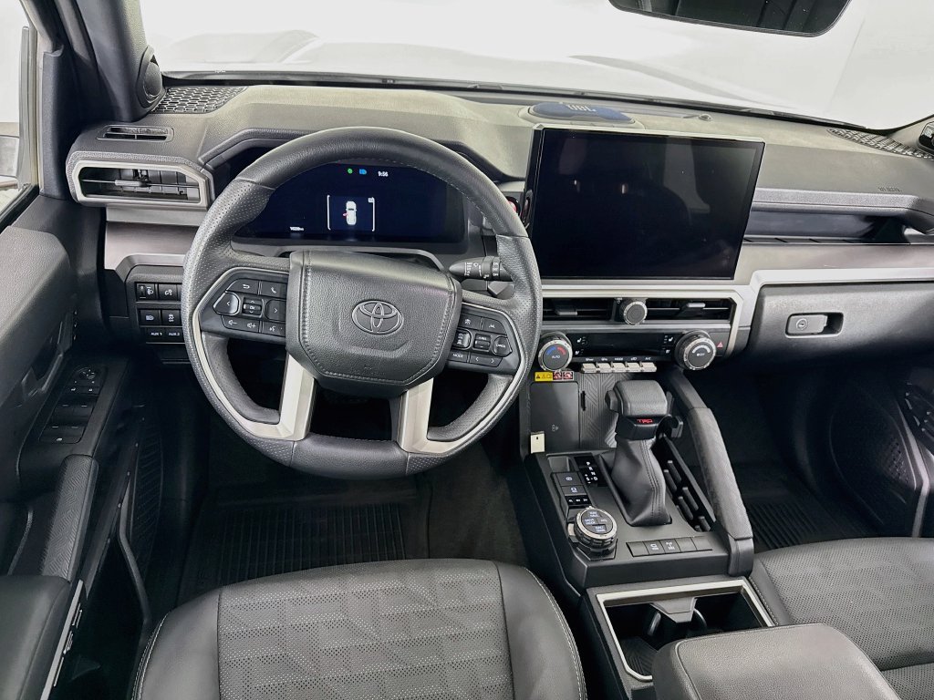 Used 2025 Toyota 4Runner TRD Off-Road Premium AWD/4WD image 24