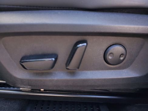 Used 2022 Nissan Rogue SV w/ SV Premium Package image 11