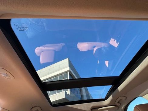 Used 2022 Nissan Rogue Platinum w/ Head-Up Display Package image 16