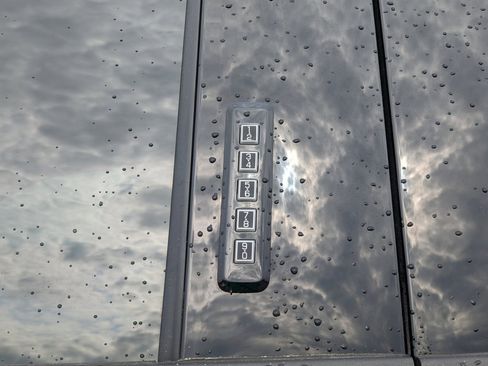 Used 2022 Ford F150 Lariat w/ Equipment Group 502A High image 27