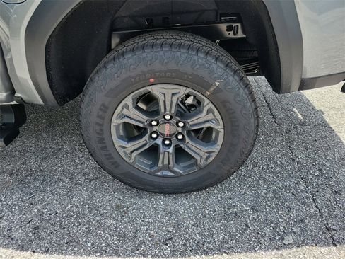 New 2025 GMC Canyon Elevation w/ Convenience Package image 4