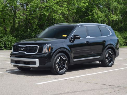 Used 2024 Kia Telluride EX w/ EX Captain's Chair Package AWD/4WD image 23