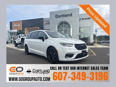 Used 2025 Chrysler Pacifica Limited