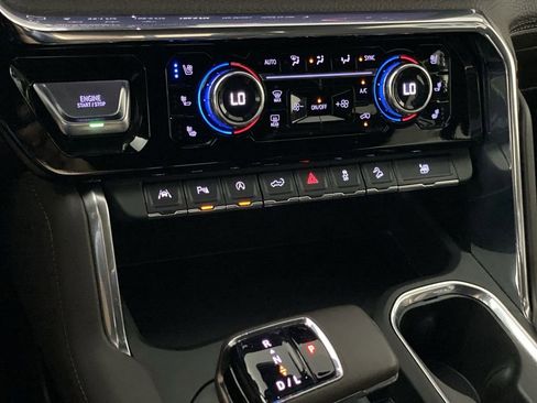 Used 2024 GMC Sierra 1500 Denali w/ Technology Package AWD/4WD image 23