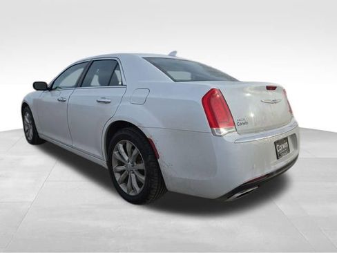 Used 2019 Chrysler 300 Limited image 10