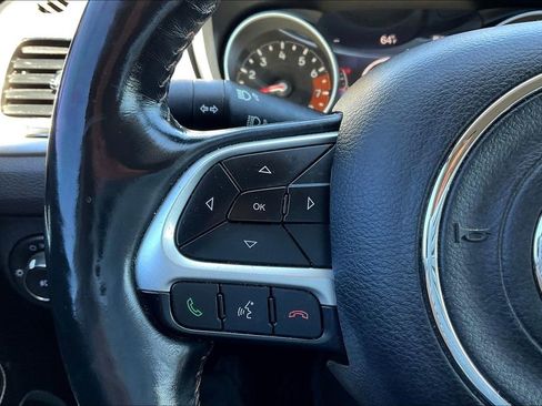 Used 2018 Jeep Compass Latitude w/ Popular Equipment Group FWD image 20