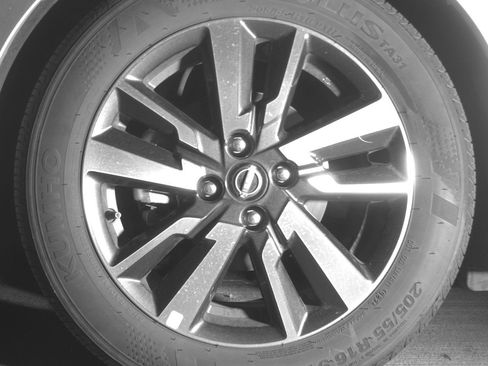 Used 2025 Nissan Versa SV image 12