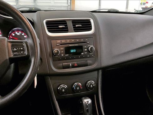 Used 2013 Dodge Avenger SE image 7