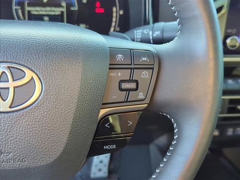 Used 2025 Toyota Camry SE FWD image 14