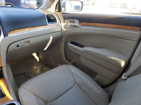 Used 2014 Chrysler 300 C image 10