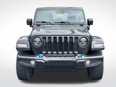 Used 2022 Jeep Wrangler Unlimited Sahara AWD/4WD image 3
