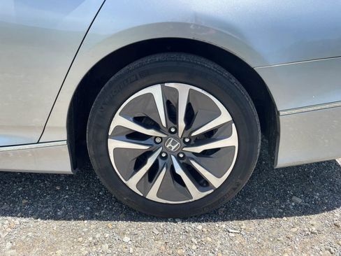 Used 2018 Honda Accord Touring image 32