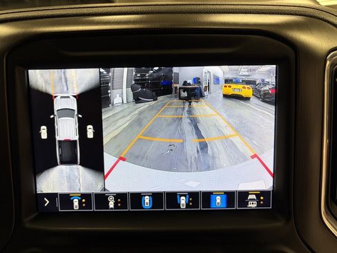 Used 2021 GMC Sierra 2500 AT4 w/ AT4 Premium Plus Package image 18