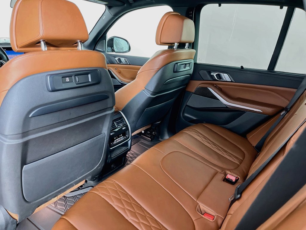 Used 2022 BMW X5 M50i AWD/4WD image 33