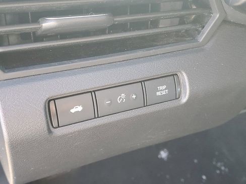 Used 2023 Nissan Altima 2.5 SV image 13